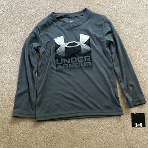 Boys size 6 Under Armour Long sleeve shirt New With Tags Gray
